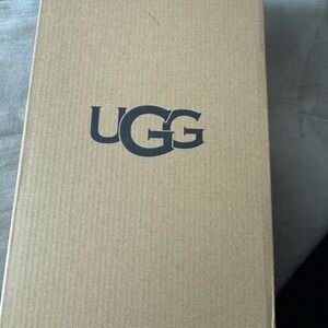 UGG Shoe Box